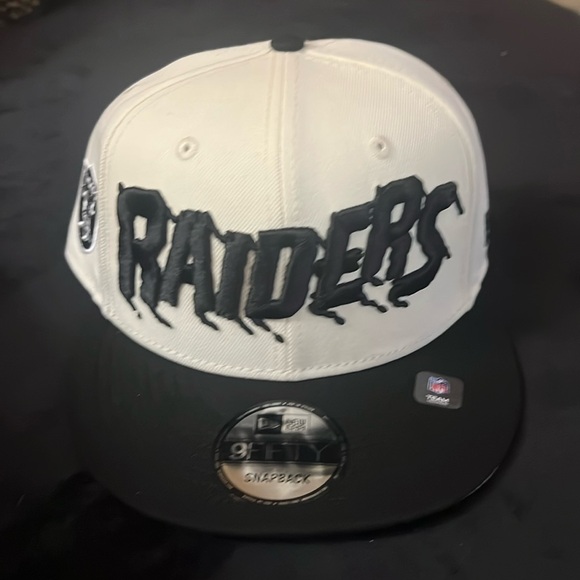 Raiders 9Fifty SnapBack cap hat, new no tags - Picture 1 of 4